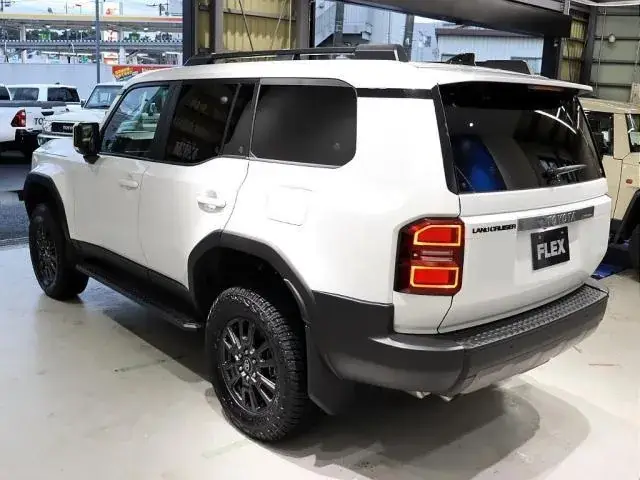 Toyota Land Cruiser 250 2024 photo 5