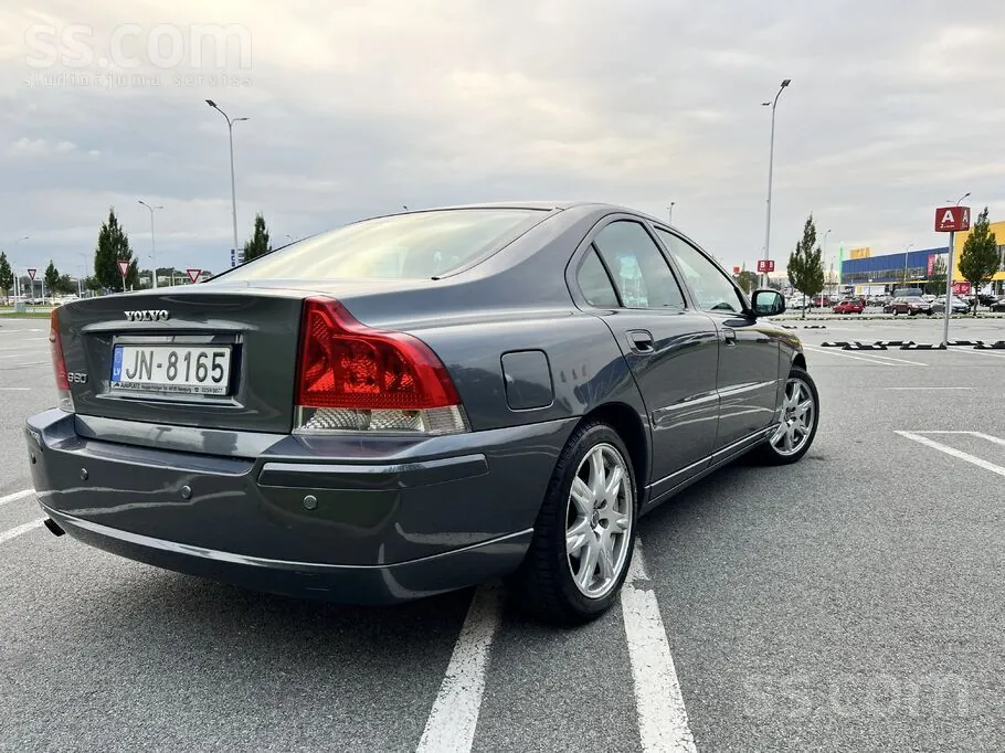 Volvo S60 2008 photo 2
