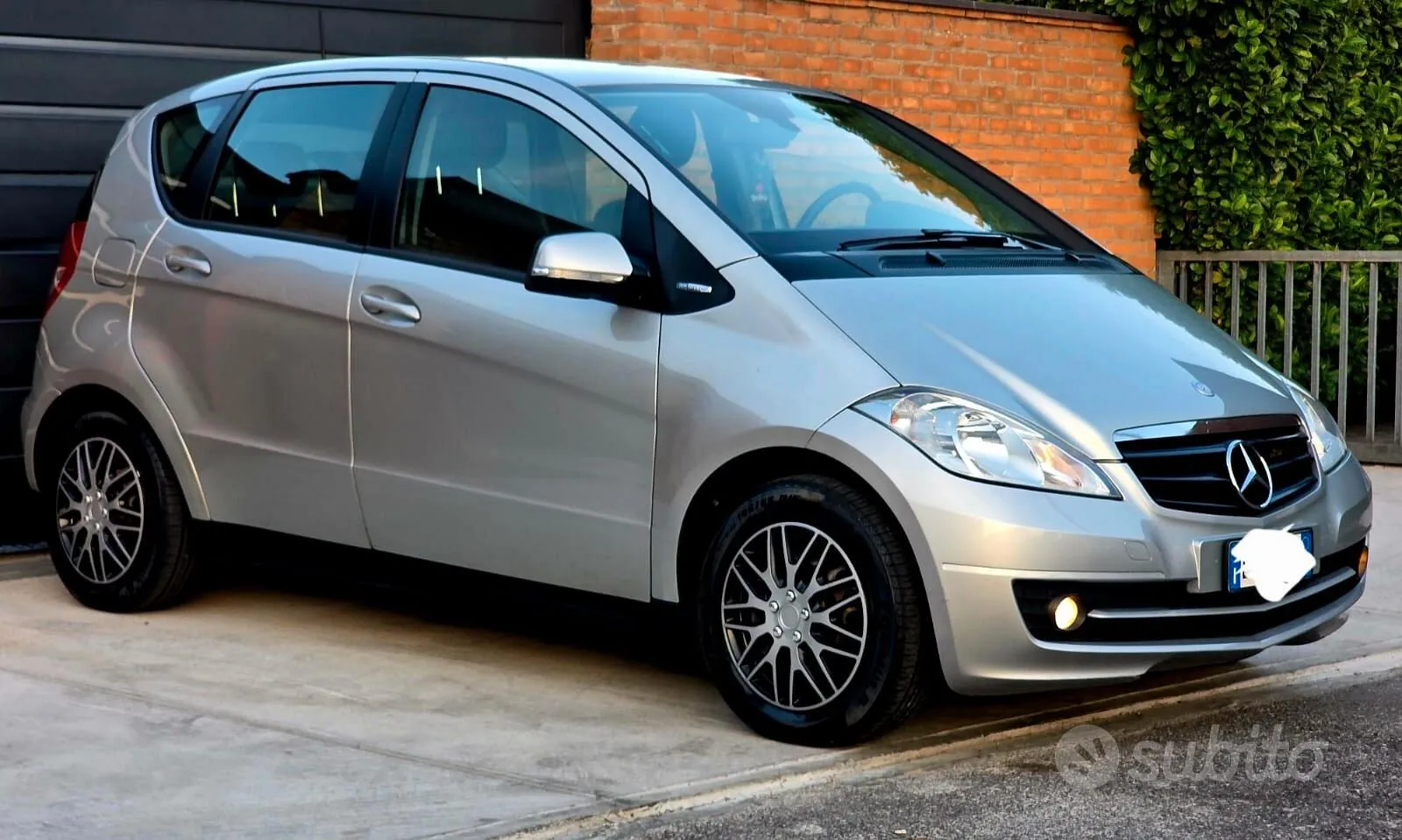 Mercedes-Benz A 2012 photo 2