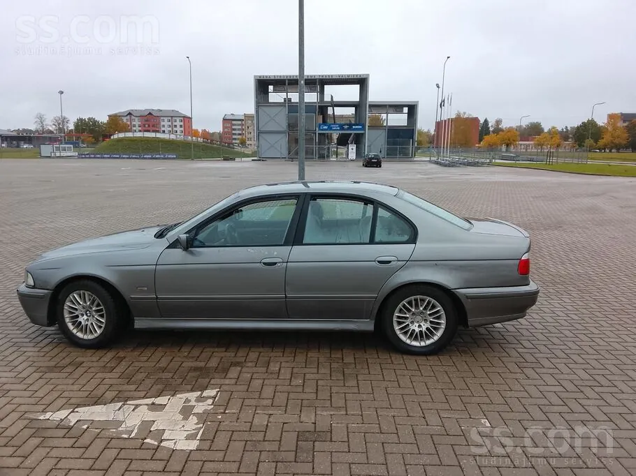 BMW 530