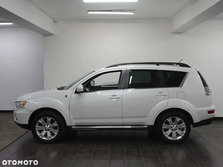 Mitsubishi Outlander 2012 photo 4
