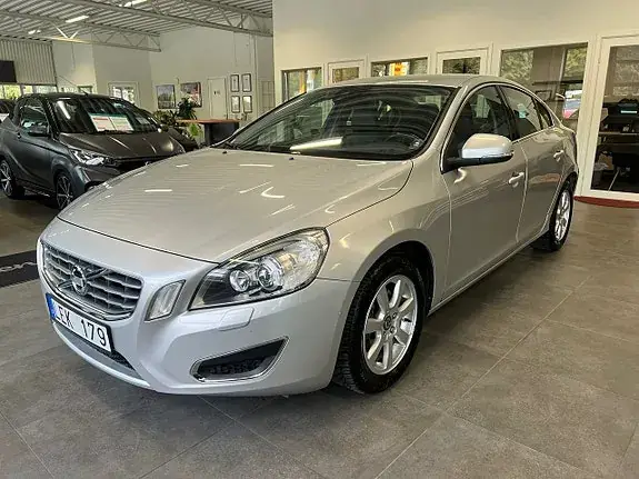 Volvo S60 2011 photo 3