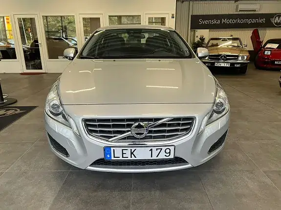 Volvo S60 2011 photo 2