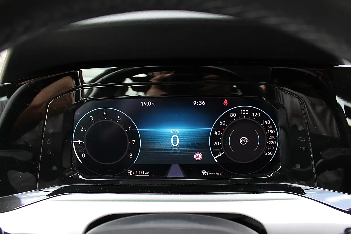 Volkswagen Golf 2022 photo 2