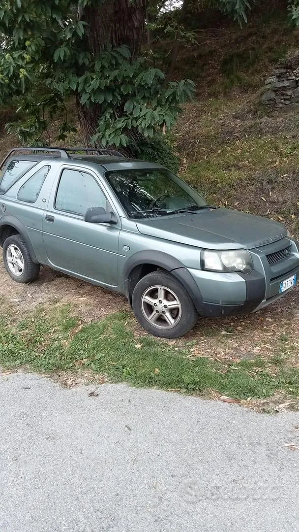 Land Rover Freelander 2004 photo 2