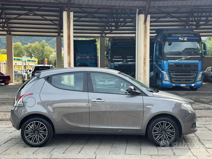 Lancia Ypsilon 2023 photo 4