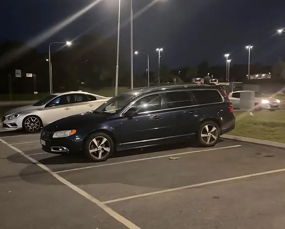 Volvo V70 2011 photo 2