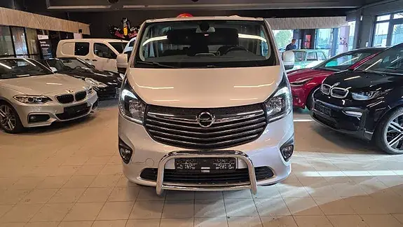 Opel Vivaro 2015 photo 2