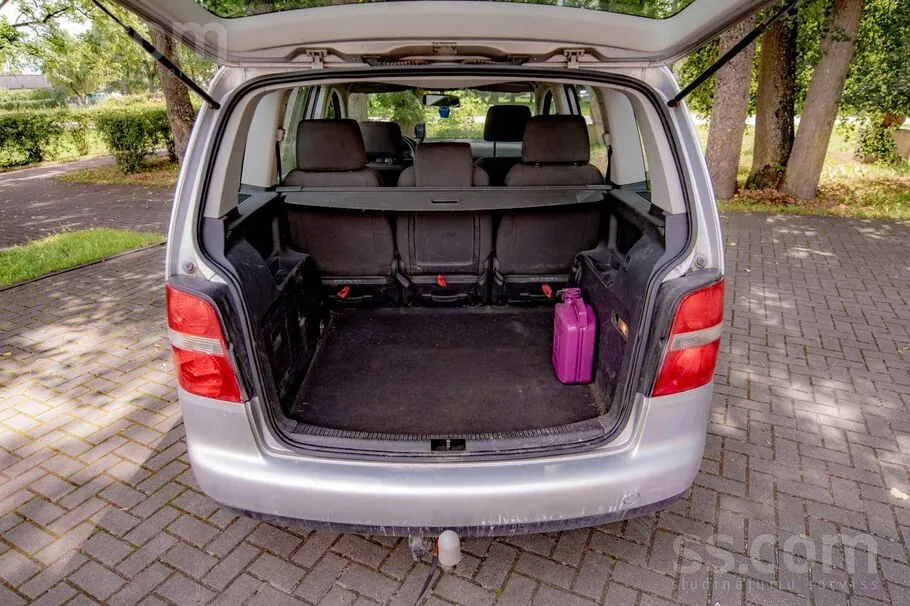 Volkswagen Touran 2005 photo 4