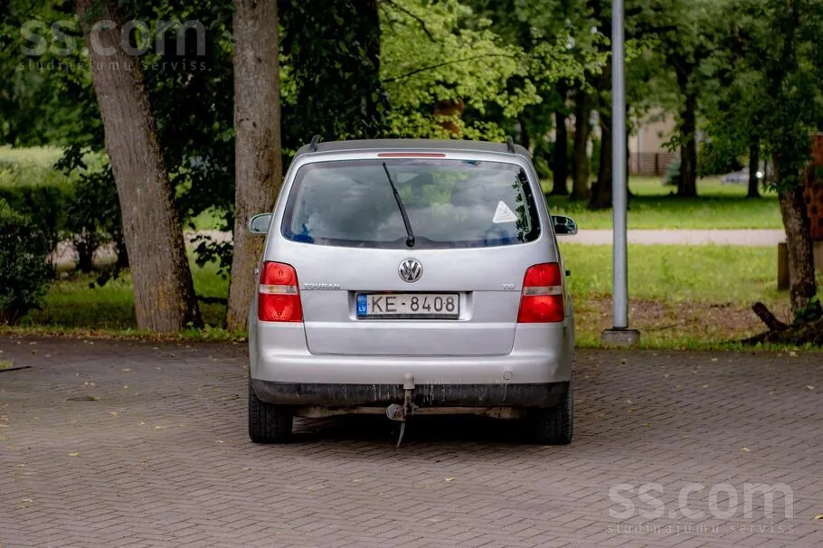 Volkswagen Touran 2005 photo 2