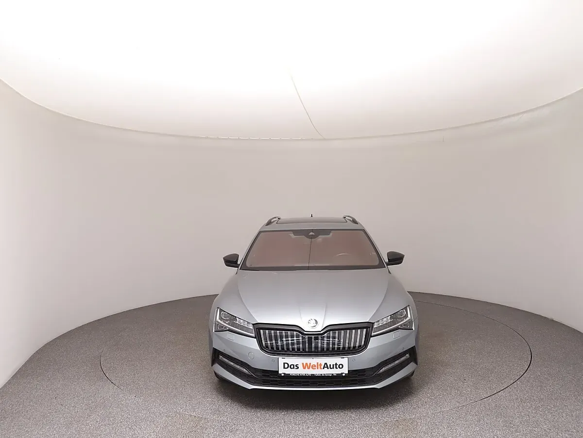 Skoda Superb 2021 photo 3