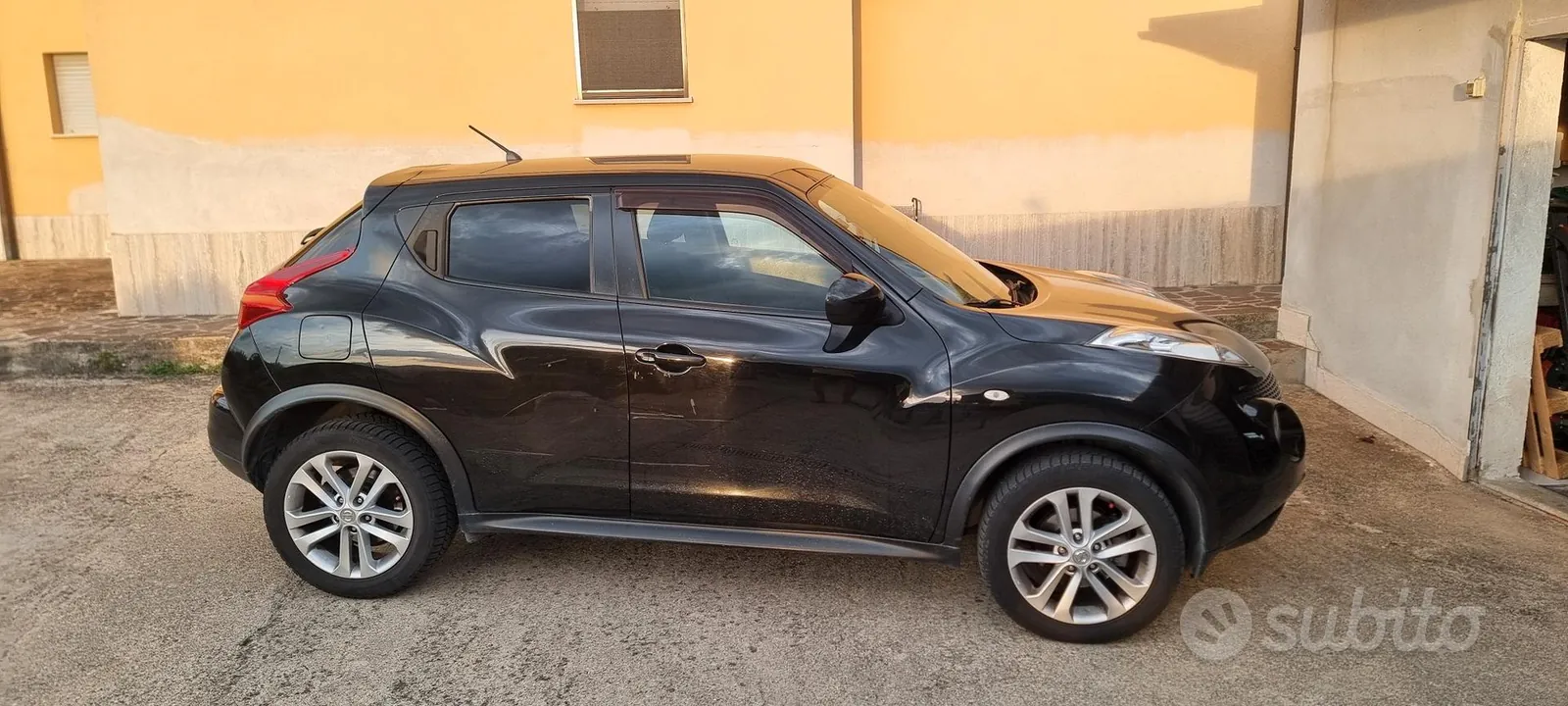 Nissan Juke 2011 photo 4