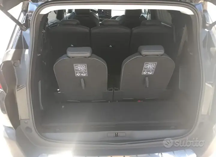 Peugeot 5008 2023 photo 5