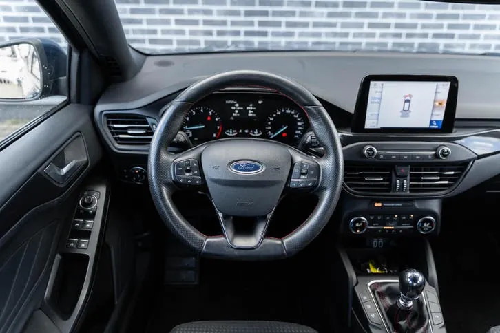 Ford Focus 2021 photo 2