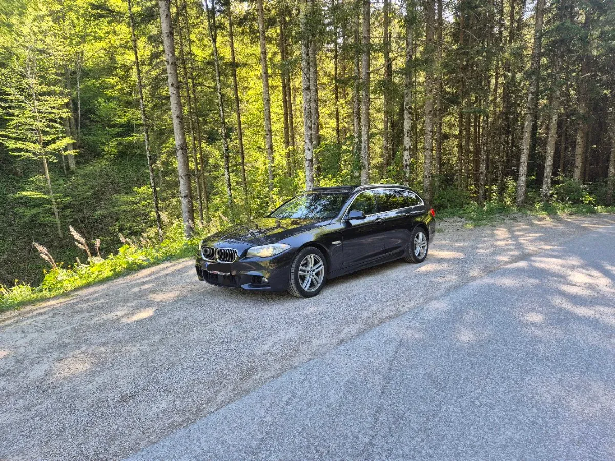 BMW 5 Series 2011 photo 2