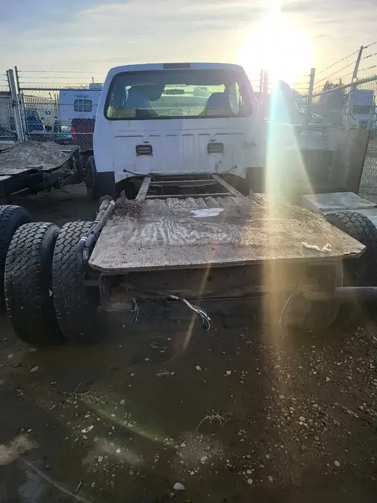 Ford Super Duty F-350 2004 photo 2