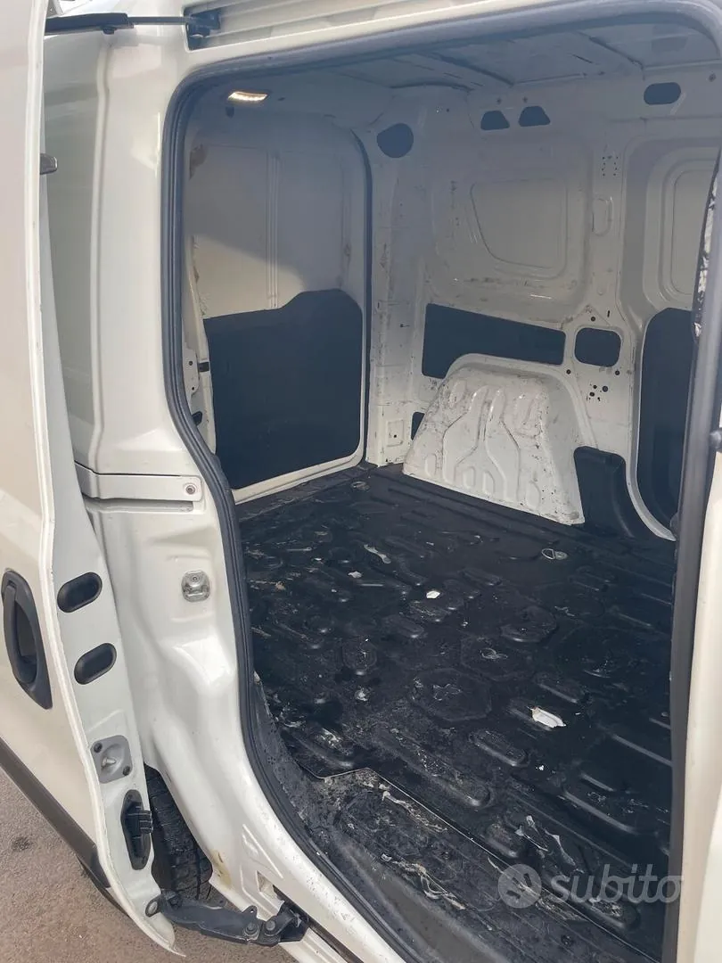 Fiat Doblo 2011 photo 5