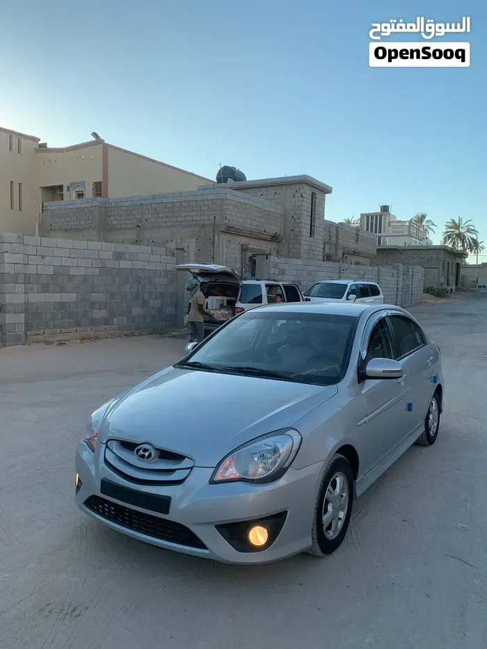 Hyundai Accent 2010 photo 3
