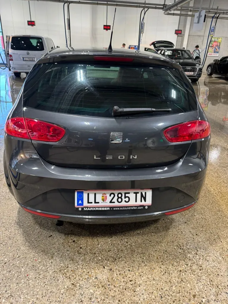 Seat Leon 2011 photo 3