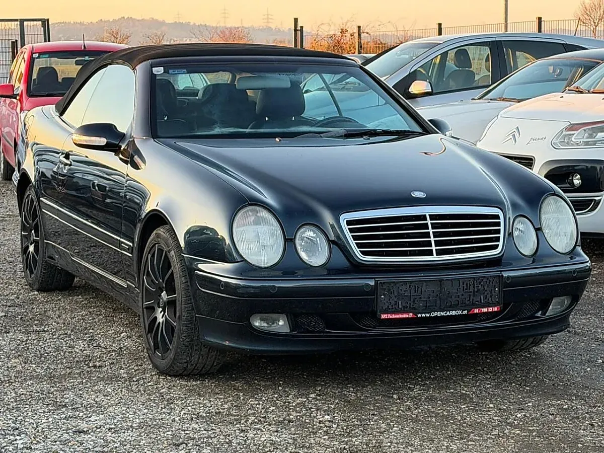 Mercedes-Benz Clk-Class 2001 photo 2