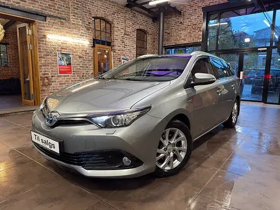 Toyota Auris 2017 photo 5