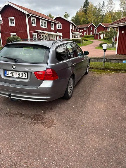 BMW 320I 2009 photo 3