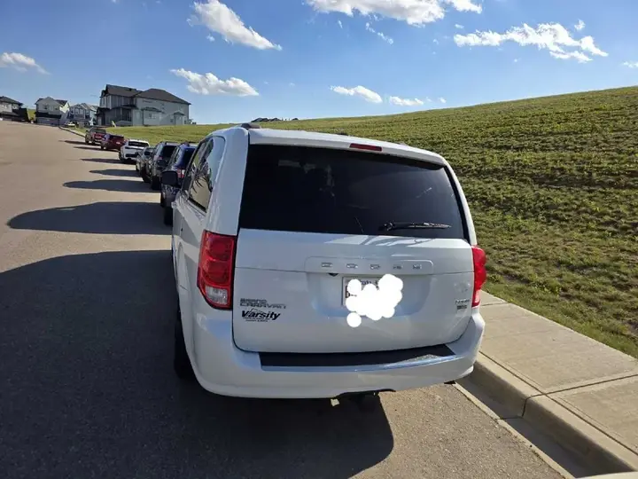 Dodge Grand Caravan 2015 photo 2