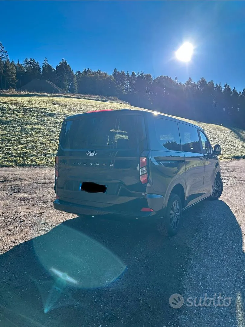 Ford Tourneo Custom 2024 photo 3