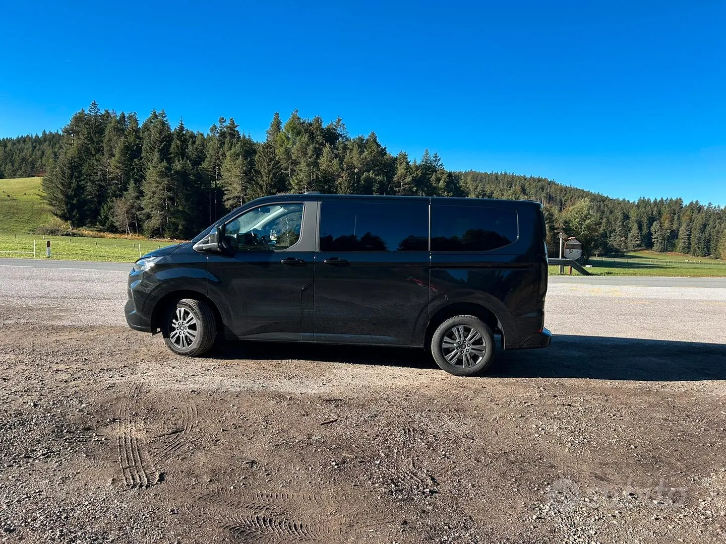 Ford Tourneo Custom 2024 photo 4