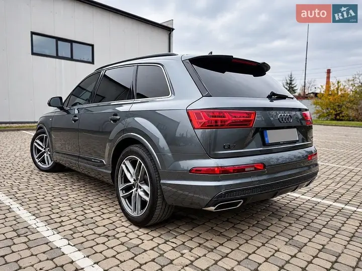 Audi Q7 2016 photo 5