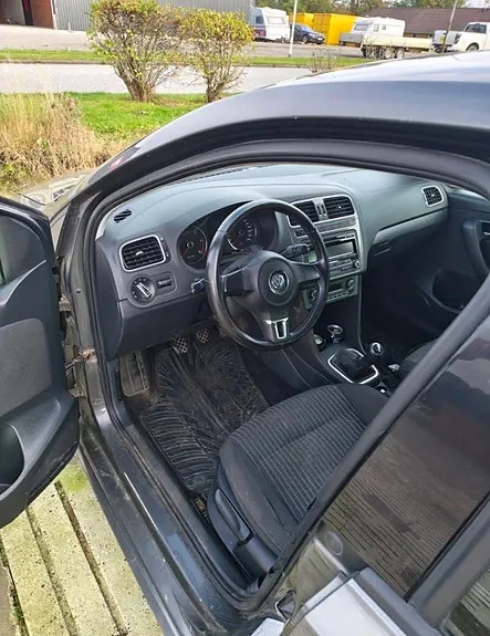 Volkswagen Polo 2011 photo 5