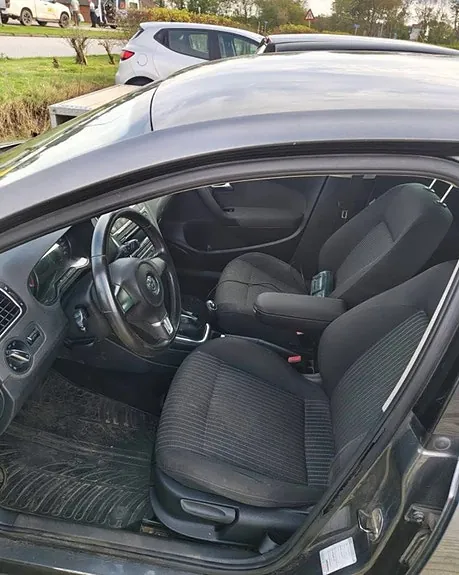 Volkswagen Polo 2011 photo 4