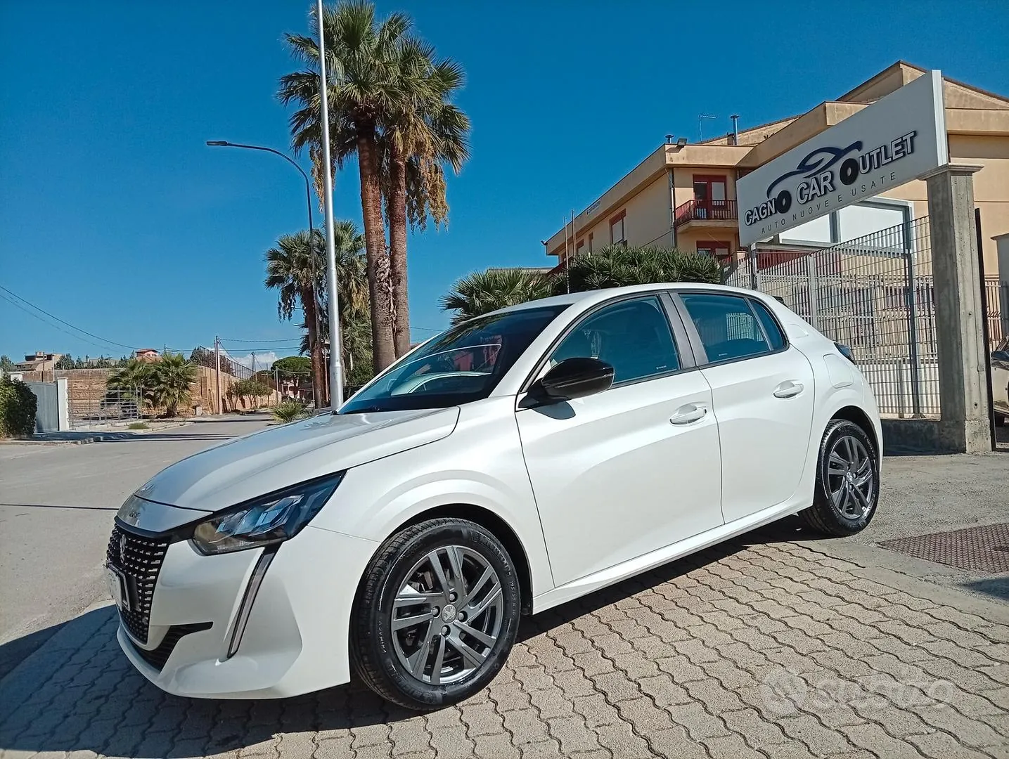 Peugeot 208 2022 photo 2