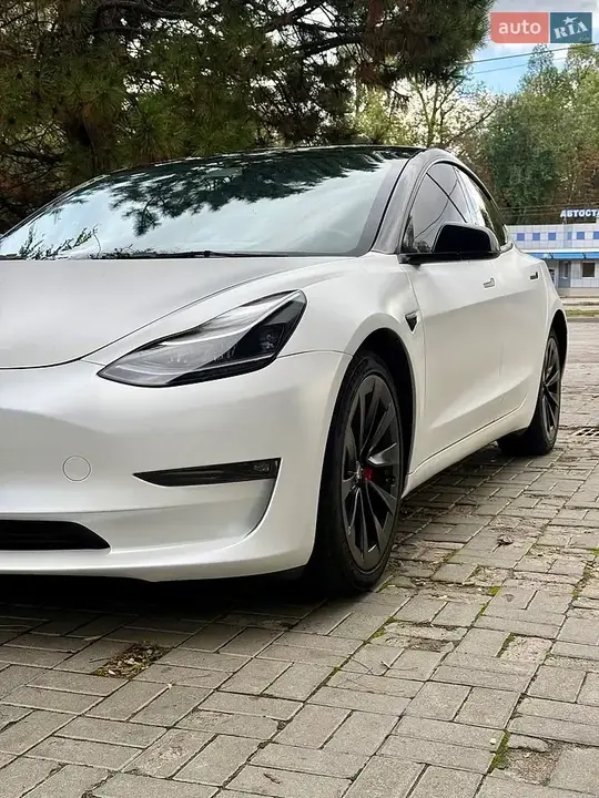 Tesla Model 3 2023 photo 5