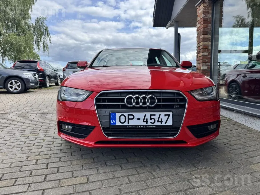Audi A4 2012 photo 2