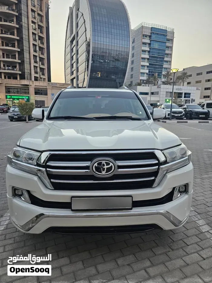 Toyota Land Cruiser 2012 photo 2