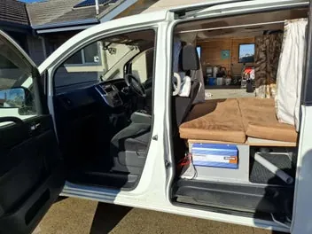 Nissan Serena 2010 photo 4