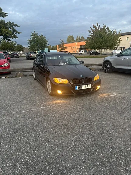 BMW 320D 2009 photo 2