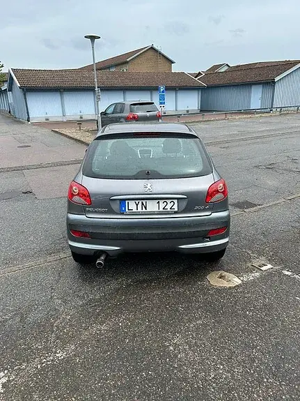 Peugeot 206 2011 photo 3