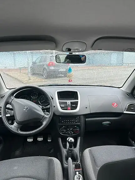 Peugeot 206 2011 photo 4
