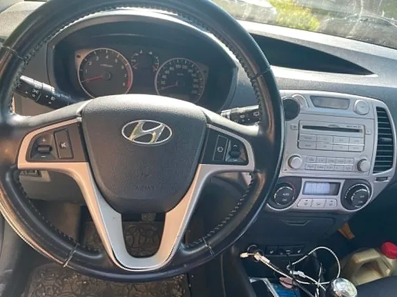 Hyundai I20 2010 photo 2