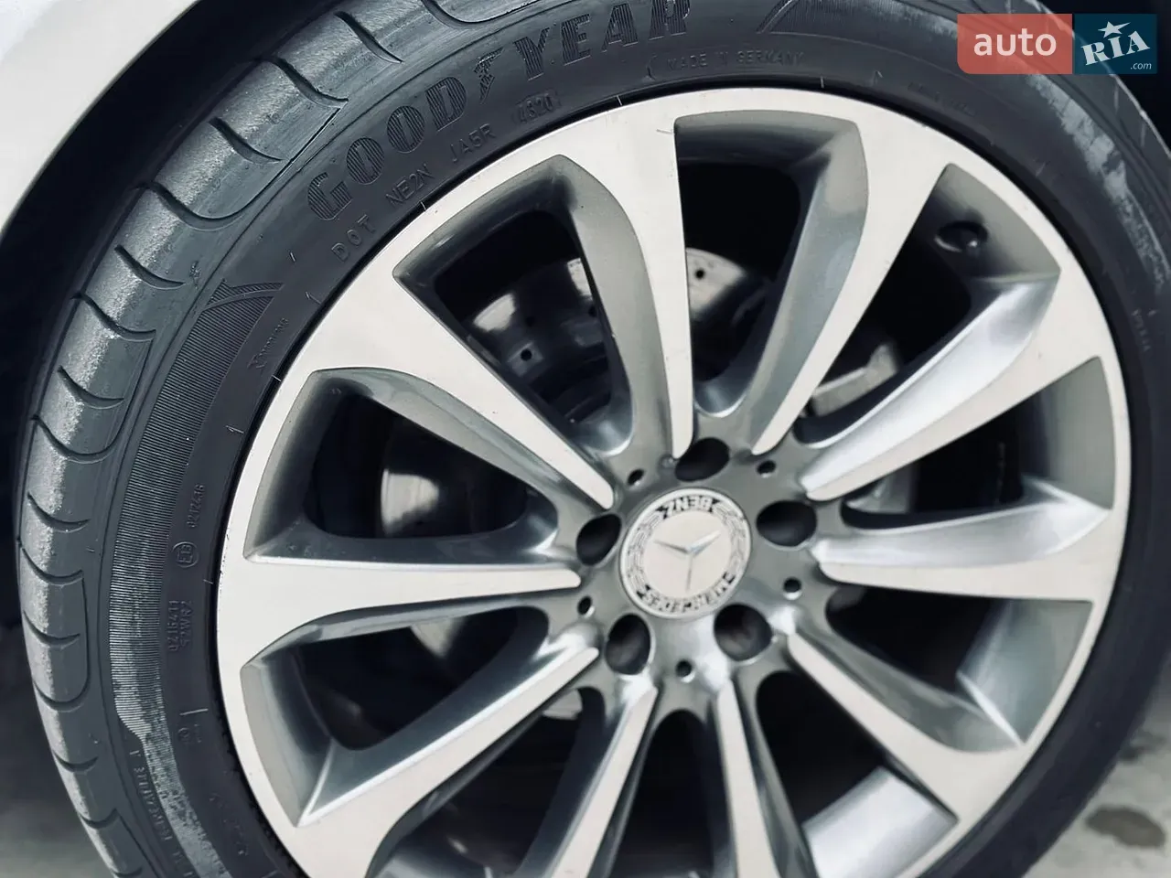 Mercedes-Benz E-Class 2015 photo 5
