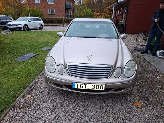 Mercedes-Benz E 240 2003 photo 3