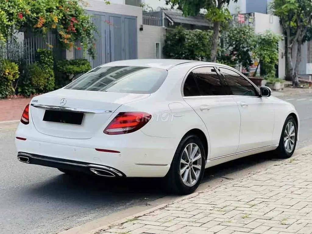 Mercedes-Benz E-Class 2019 photo 5