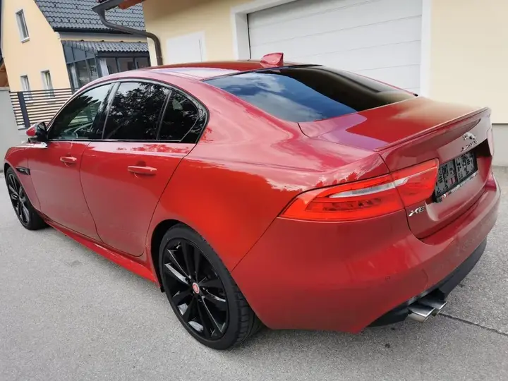 Jaguar Xe