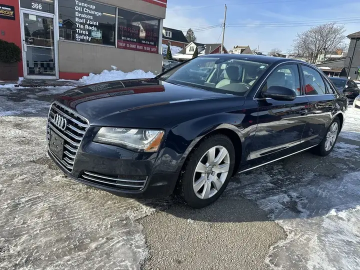 Audi A8 2011 photo 3