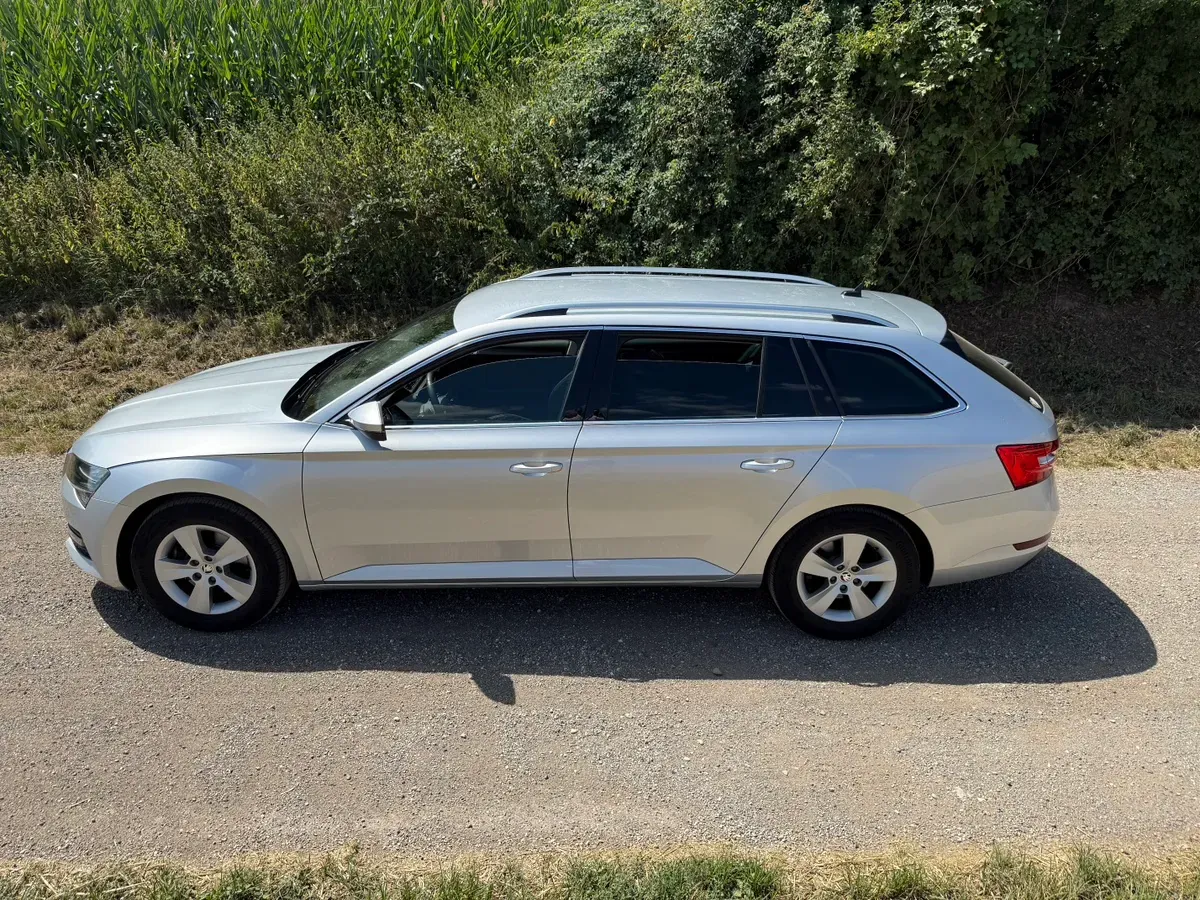 Skoda Superb 2023 photo 3