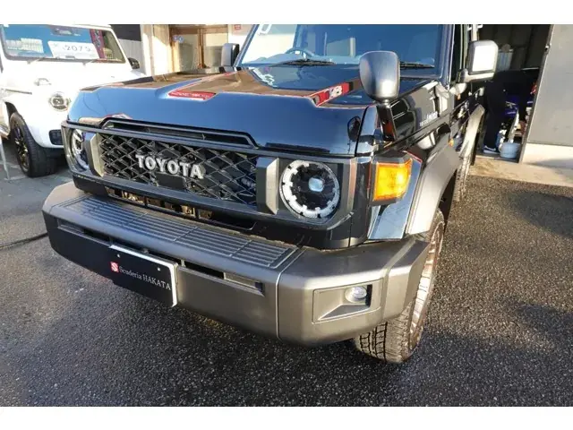 Toyota Land Cruiser 70