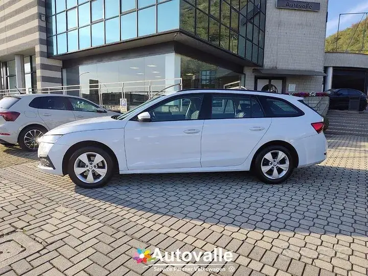 Skoda Octavia 2023 photo 3