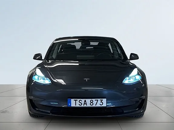 Tesla Model 3 2021 photo 2